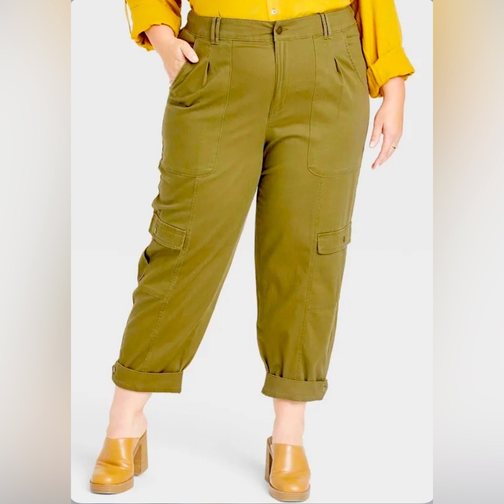 Olive Green Relaxed Baggy Fit Cargo Pants with Ankle/Cropped Length